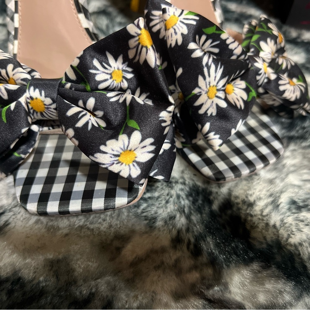 Betsey Johnson Black and White Daisy Heels